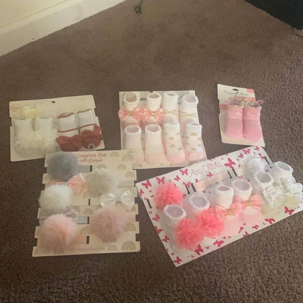 Baby girl sock and headbands